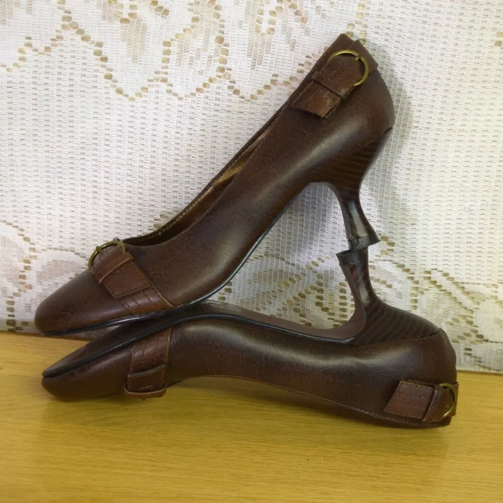 Vintage 90's 2000s Soda Brown Faux Leather Kitten Heels Size 7 Y2K Grunge Buckle